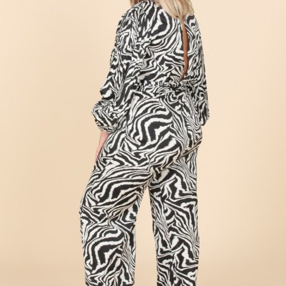 The Zebra Split Back Jumper - Plus Sizes ONLY - Picture 4 of 4